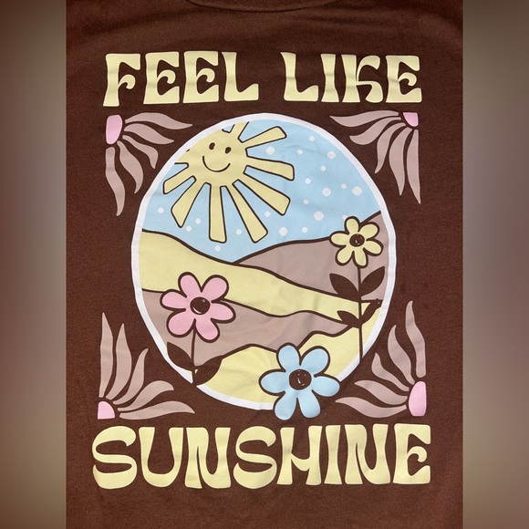 “Feel Like Sunshine” T-Shirt 🌞🌈 - Picture 3 of 4